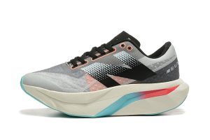 New Balance FuelCell Rebel V4